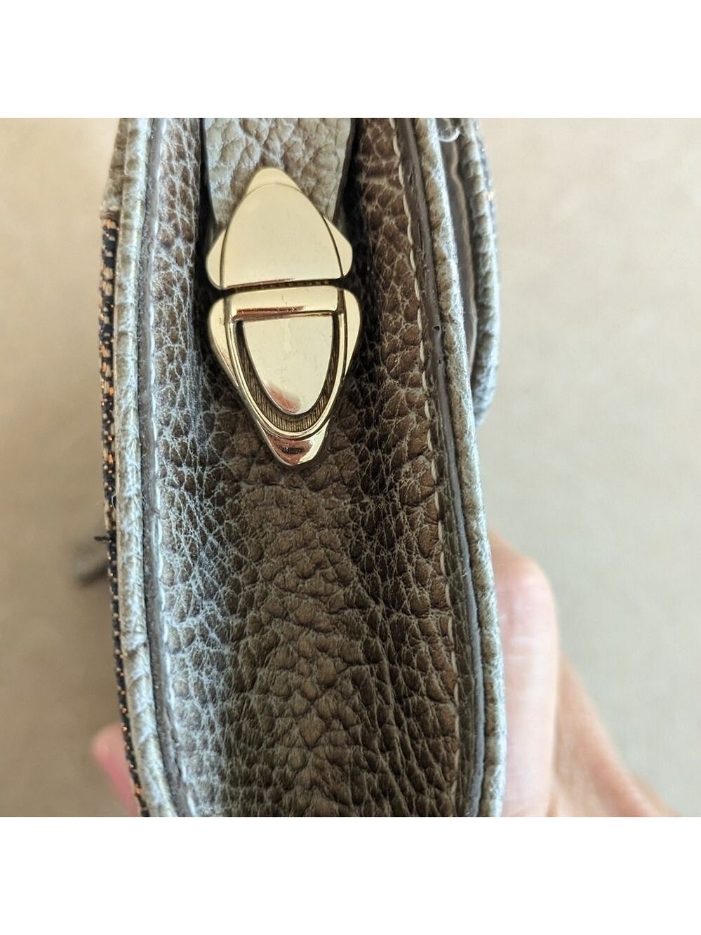 ⭐Kathy Van Zeeland tan purse (missing strap) GUC - Picture 4 of 6